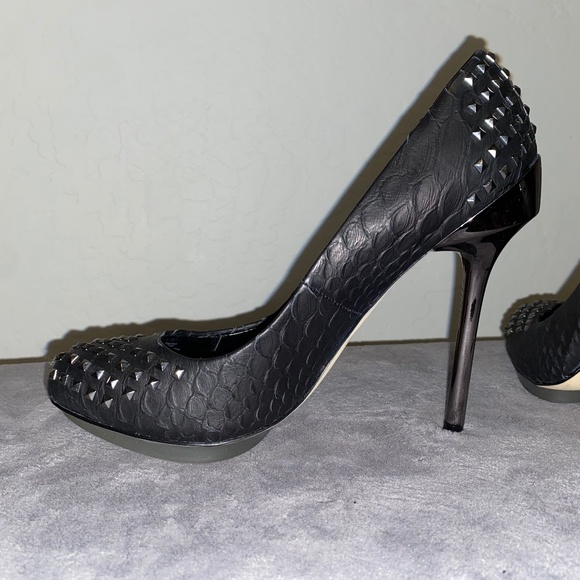 Gently used- BCBGMAXAZRIA Heels - Picture 3 of 8